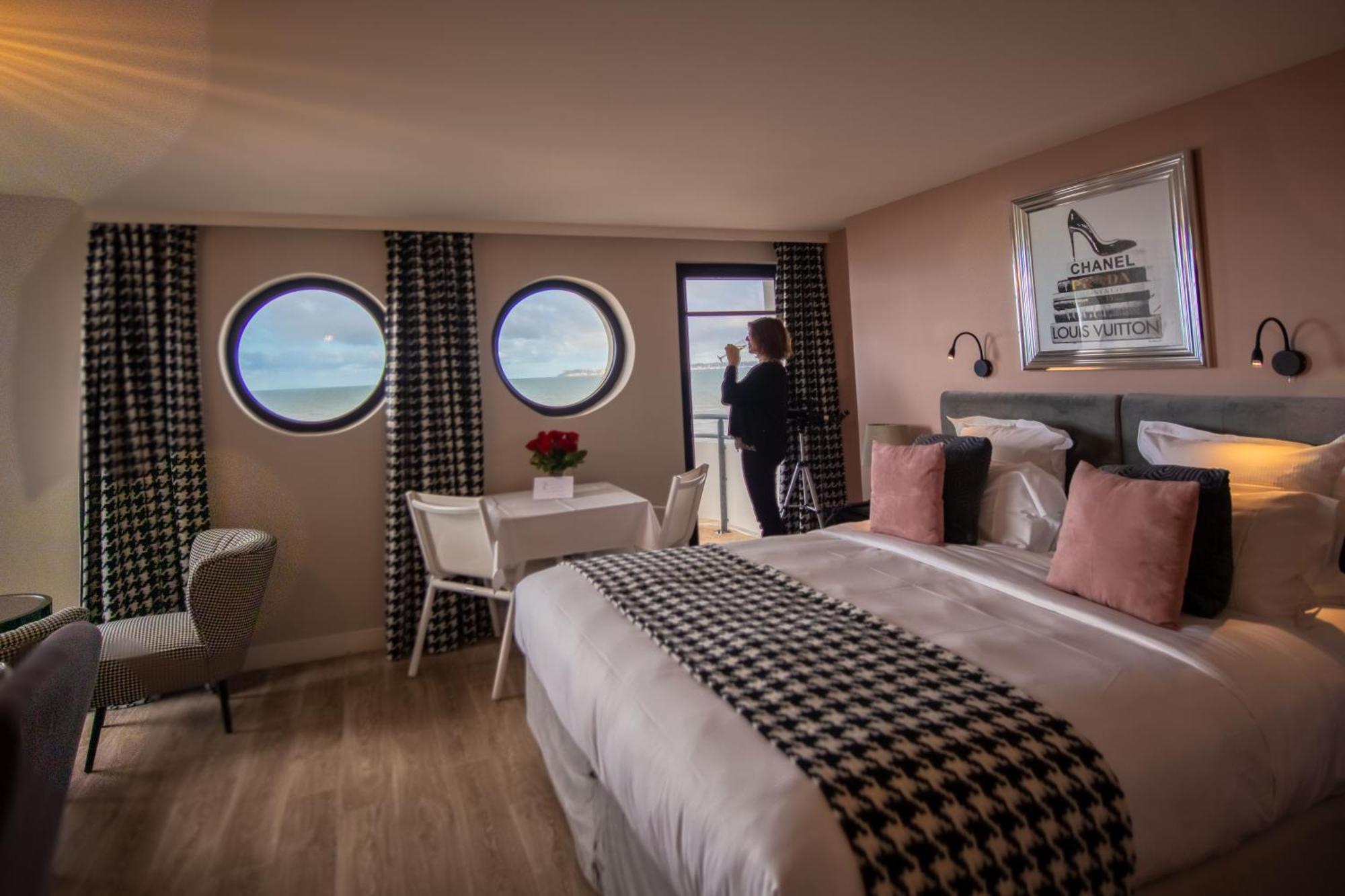 Le Paquebot Hotel Villerville Kültér fotó
